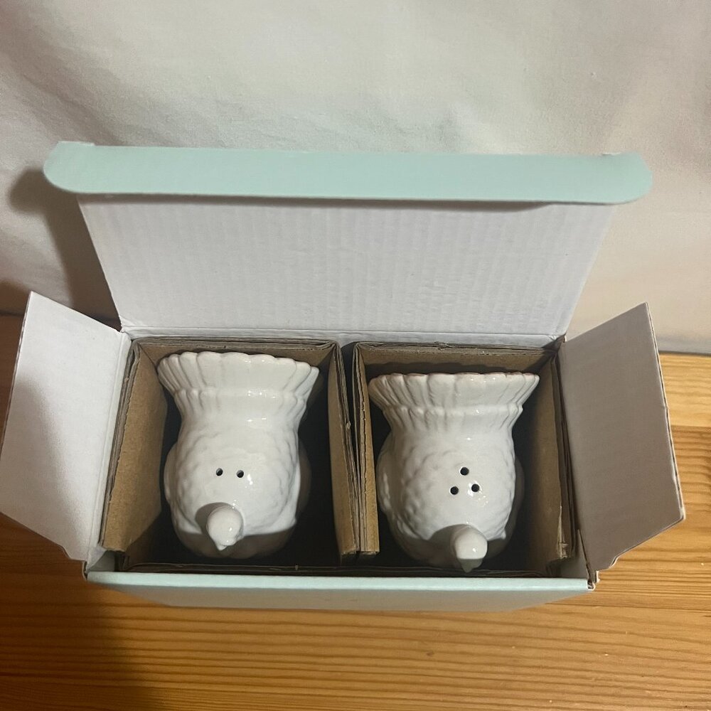 Lenox French Perle Carved Turkey Salt & Pepper Set Brand New $25